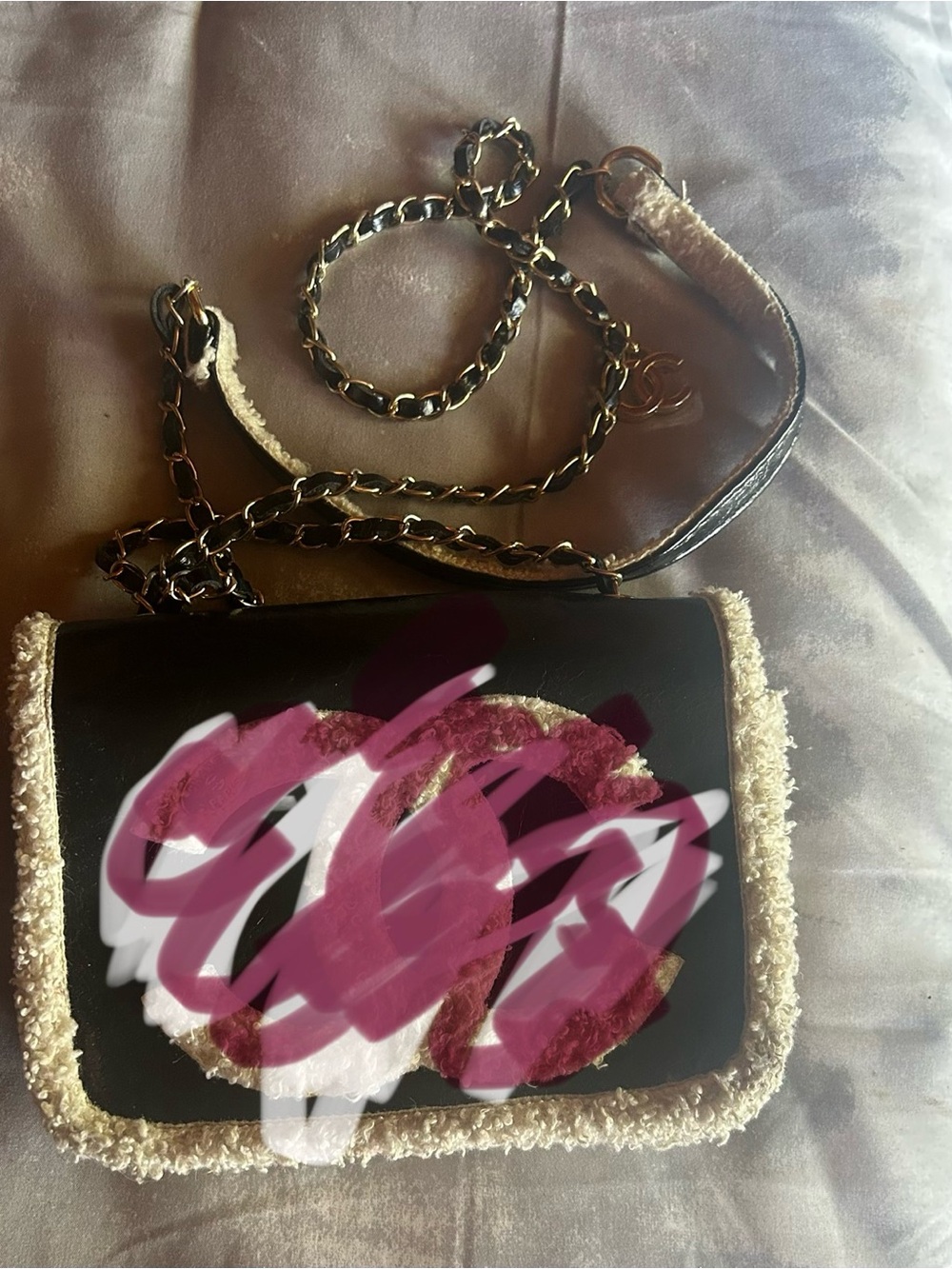 Women’s Black Chain-Handle Shoulder Bag with Cream Trim